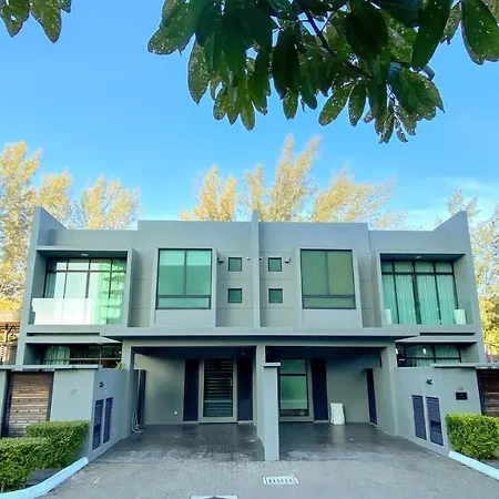 Lavanya Private Pool Villa Residence 2 Floors @ Pantai Cenang. Pantai Cenang  Bagian luar foto