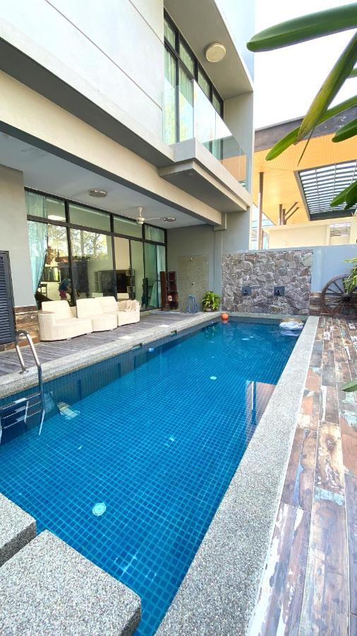 Villa Lavanya Private Pool 2 Floors @ Pantai Cenang. Pantai Cenang (Langkawi)